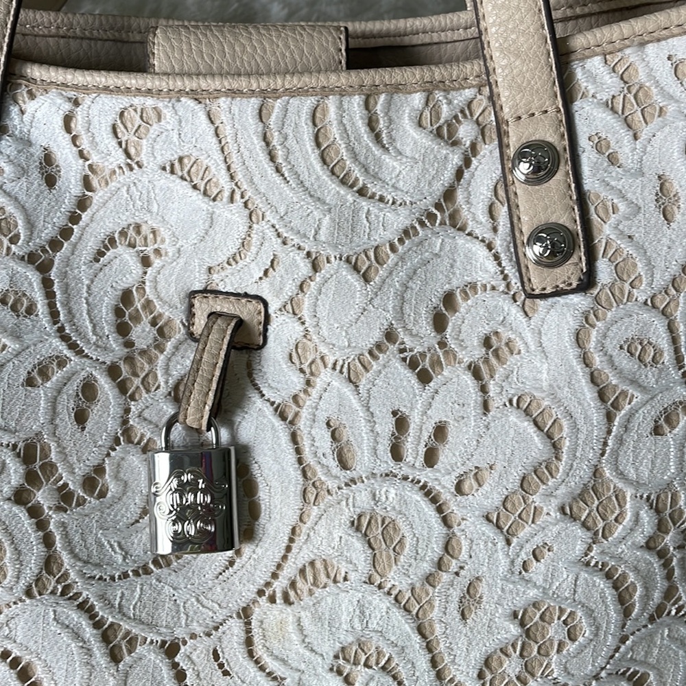 NWOT Jessica Simpson tote - Picture 4 of 9
